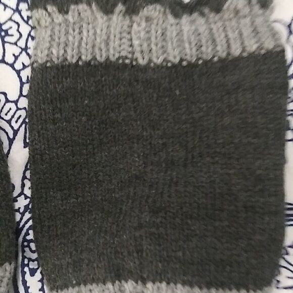 Knit boot socks with ruffle and button detailing - Picture 5 of 5